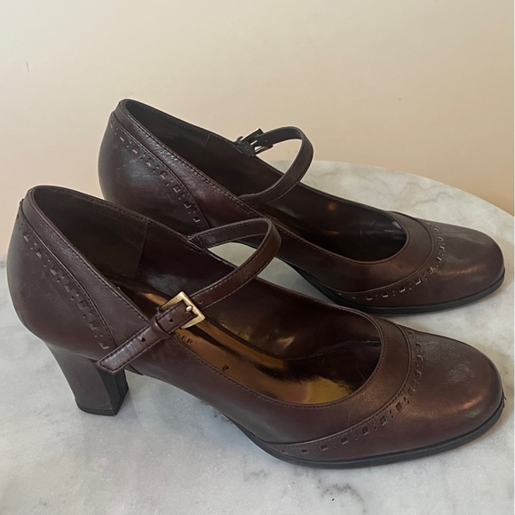 Classy Brown Mary Jane Heels - Picture 1 of 12